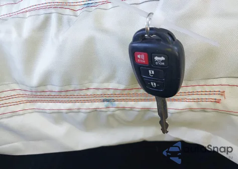 2016 Toyota Corolla S Plus z USA, uszkodzony, nr VIN 2T1BURHE4GC739504